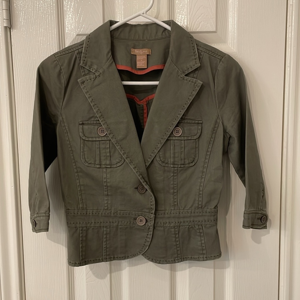 Small two button blazer by Twenty One